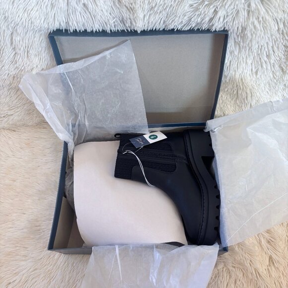 NWT Universal Thread Women's Kyrie Chunky Heel Ankle Sock Black Boots 9 Wide - Picture 7 of 14